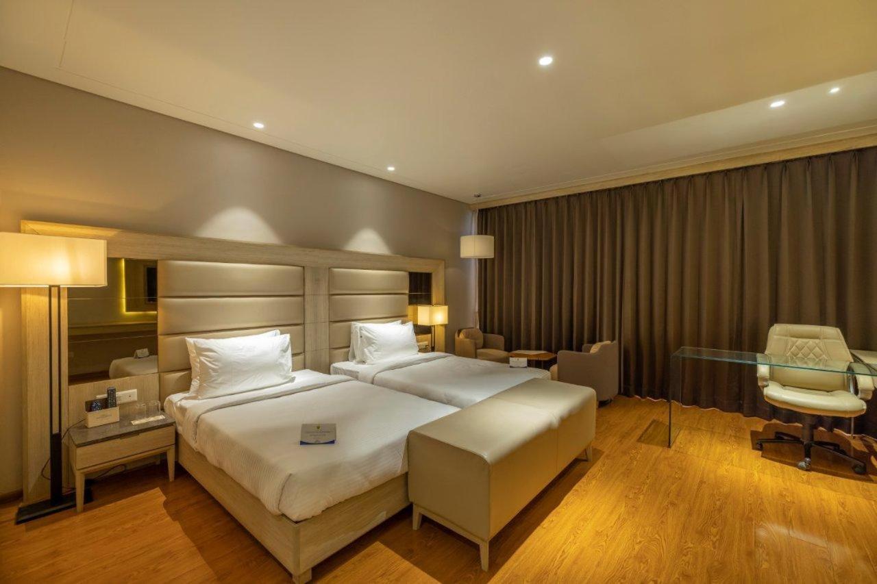 Sarovar Portico Morbi Dış mekan fotoğraf