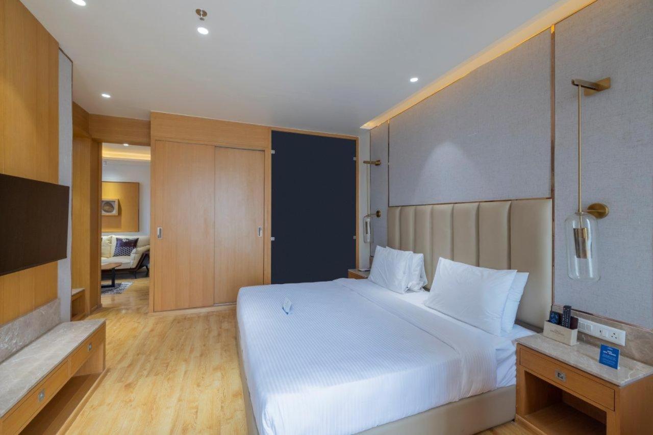 Sarovar Portico Morbi Dış mekan fotoğraf