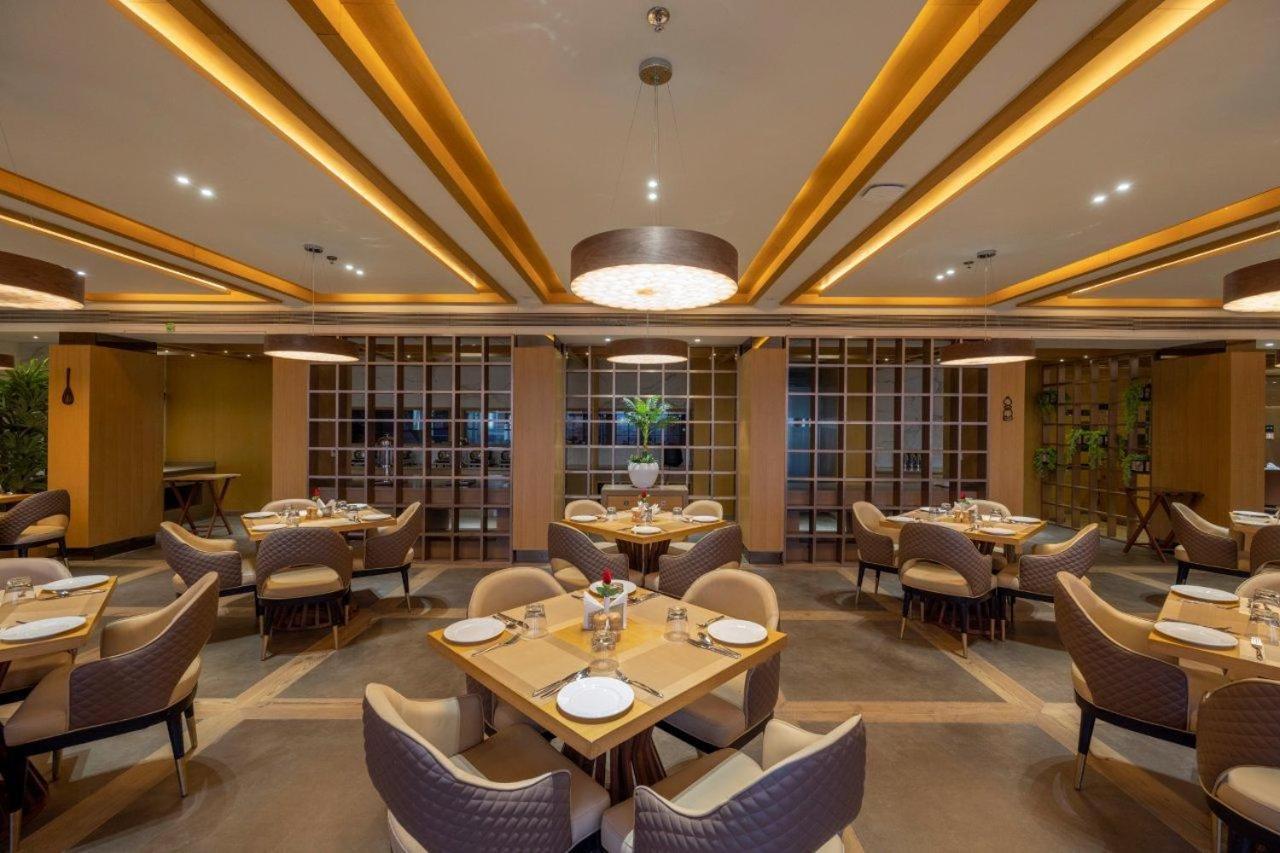 Sarovar Portico Morbi Dış mekan fotoğraf